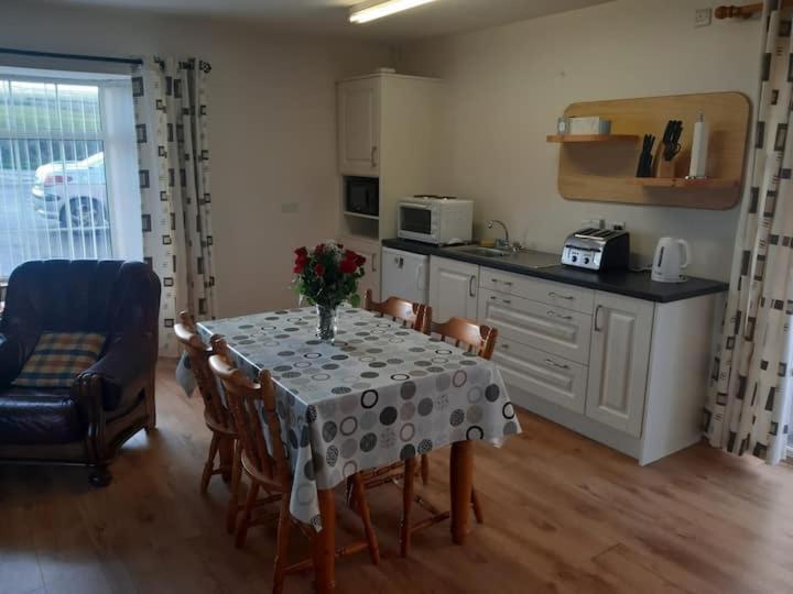 Skellig View Sunset Cliffs View Apartment Portmagee ภายนอก รูปภาพ