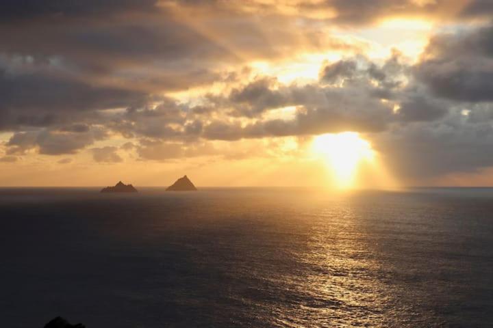 Skellig View Sunset Cliffs View Apartment Portmagee ภายนอก รูปภาพ